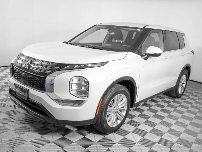 2023 Mitsubishi Outlander ES