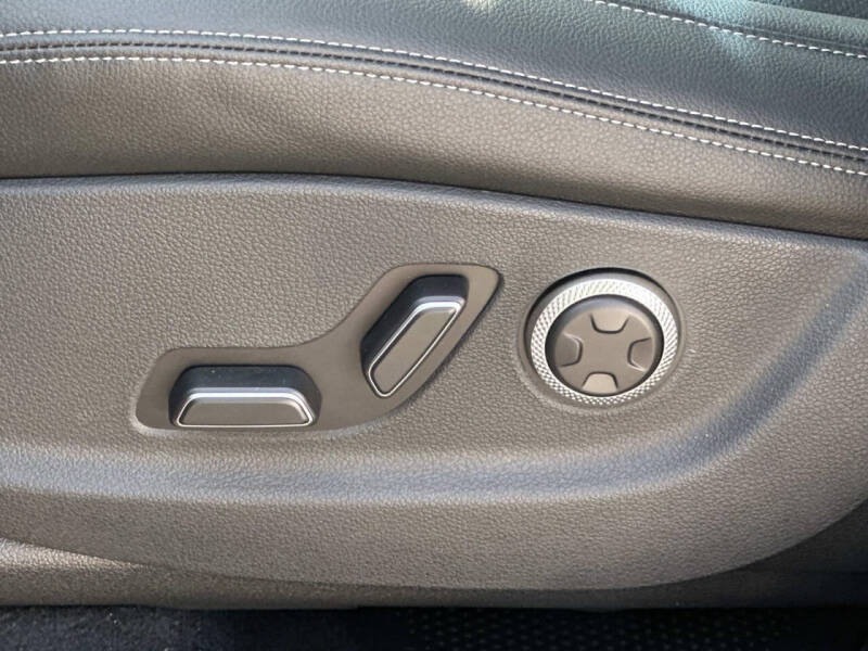 2026 Genesis GV70