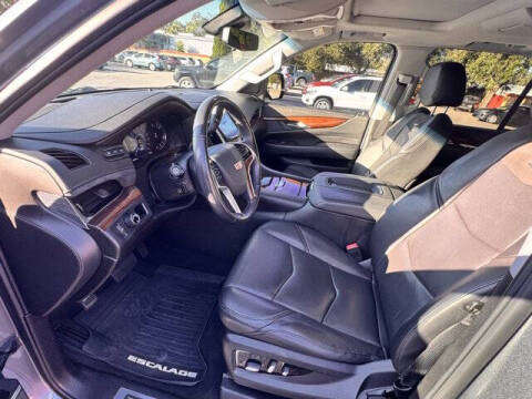 2018 Cadillac Escalade Luxury