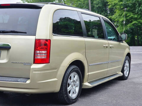 2010 Chrysler Town and Country Touring Plus