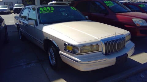 1995 Lincoln Town Car for sale at Harrison Family Motors in Topeka KS