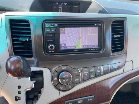 2012 Toyota Sienna