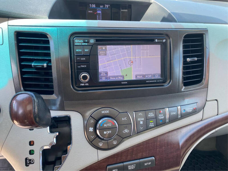 2012 Toyota Sienna
