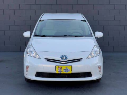 2014 Toyota Prius v Three