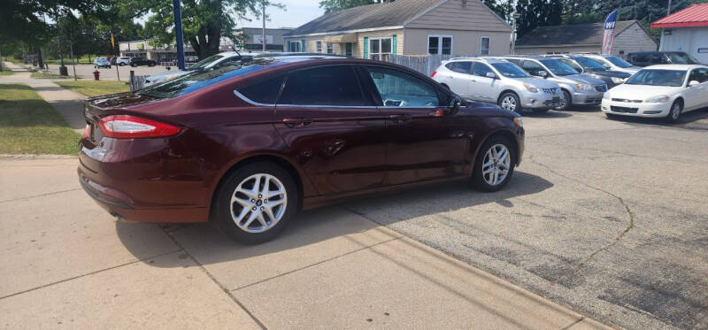 2016 Ford Fusion SE photo 3