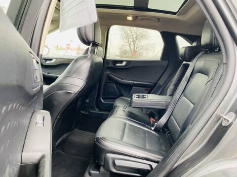 2020 Ford Escape Titanium