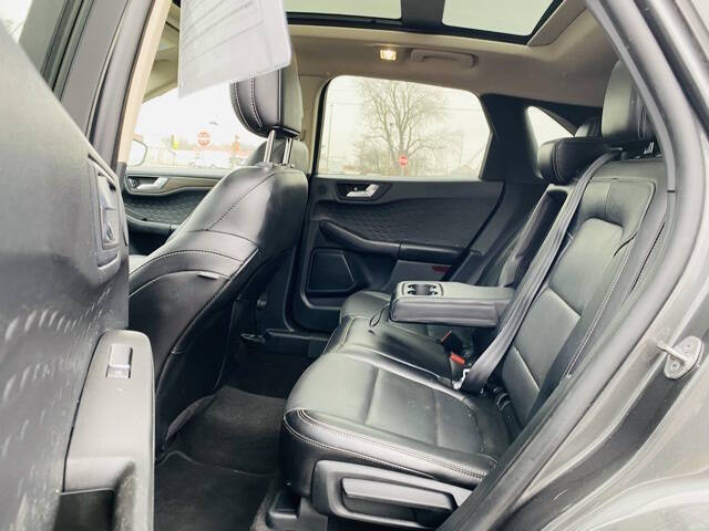 2020 Ford Escape Titanium