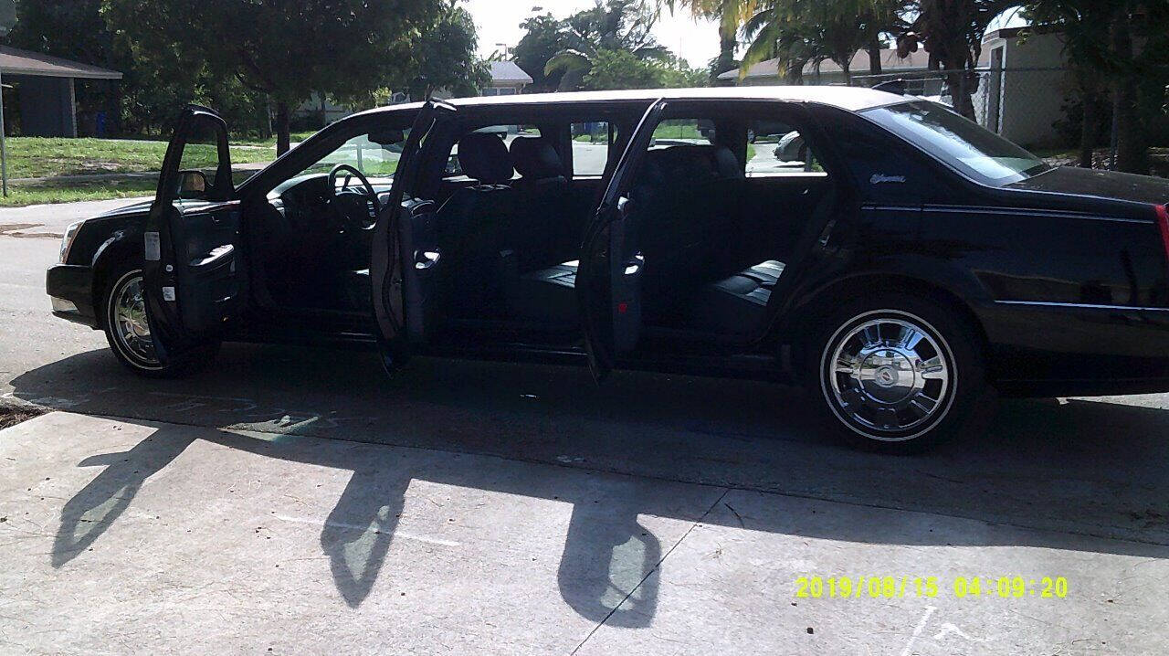 2010 Cadillac DTS Limousine - $12,950