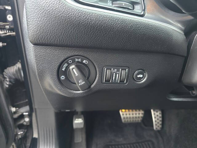 2015 Dodge Challenger R/T Plus