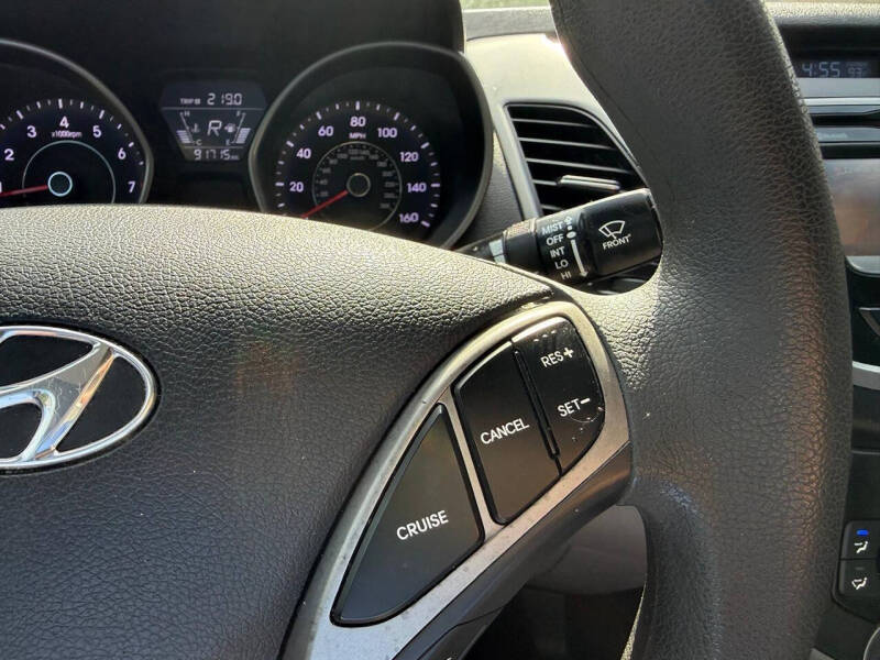 2014 Hyundai Elantra SE
