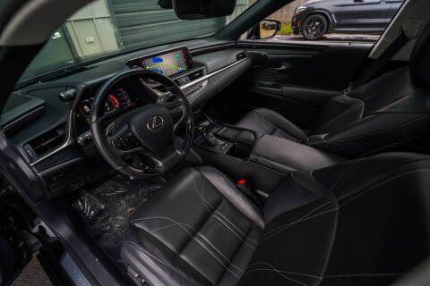 2020 Lexus ES 300h Ultra Luxury