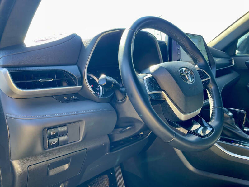 2022 Toyota Highlander XSE