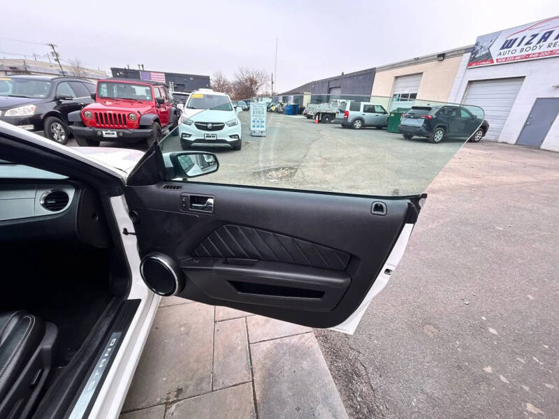 2013 Ford Mustang V6 Premium