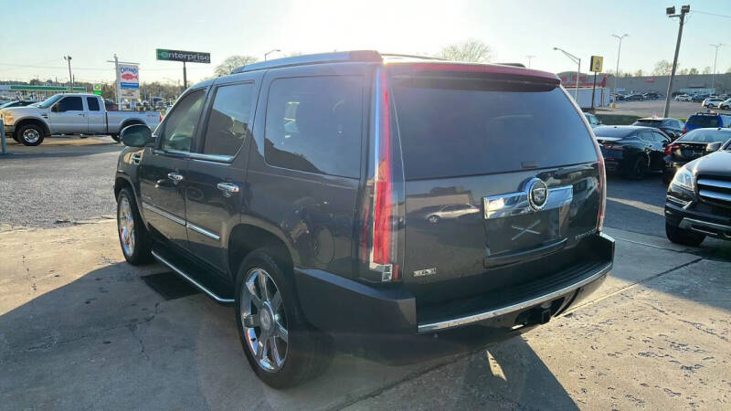 2011 Cadillac Escalade Luxury