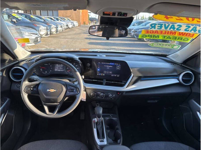 2024 Chevrolet Trax LS