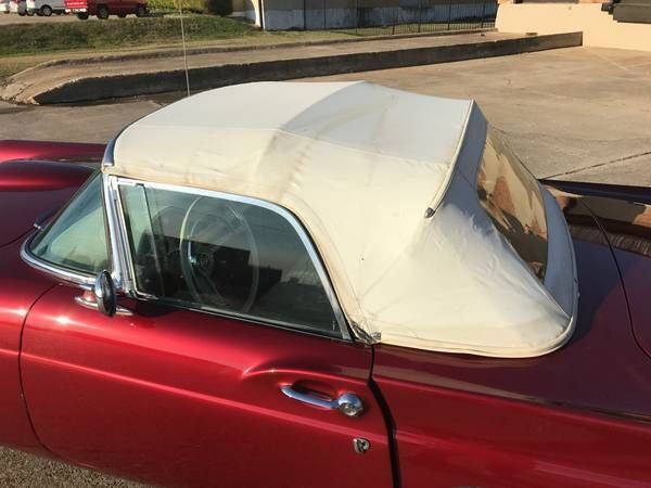 1957 Ford Thunderbird