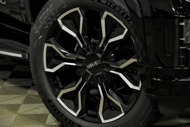 2025 GMC Sierra EV Denali