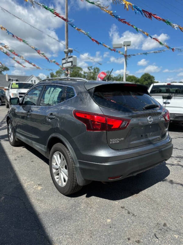 2017 Nissan Rogue Sport SV