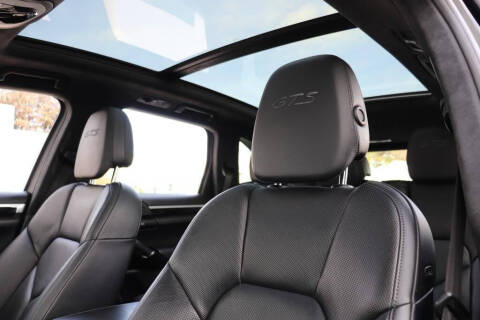 2017 Porsche Cayenne GTS