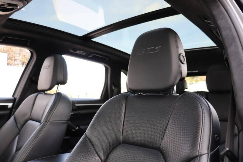 2017 Porsche Cayenne GTS