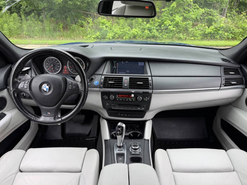 2010 BMW X5 M