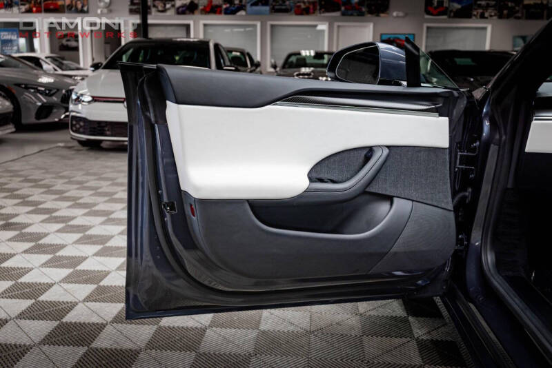 2022 Tesla Model S Plaid