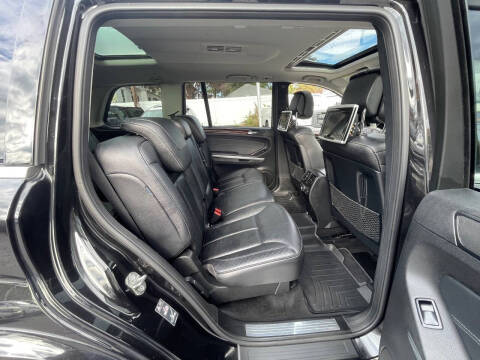 2011 Mercedes-Benz GL-Class GL 550 4MATIC