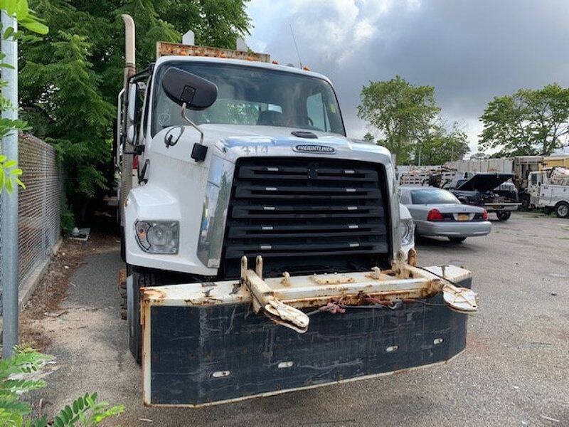 2014 Freightliner 108 SD