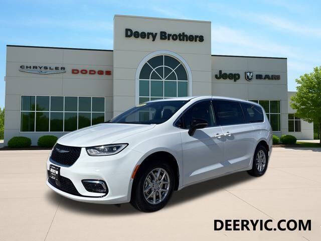 2026 Chrysler Pacifica Select