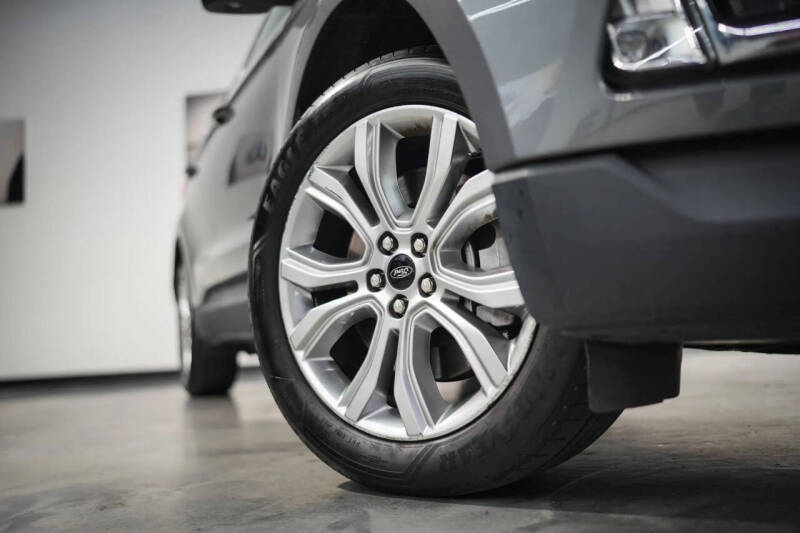 2023 Ford Edge Titanium