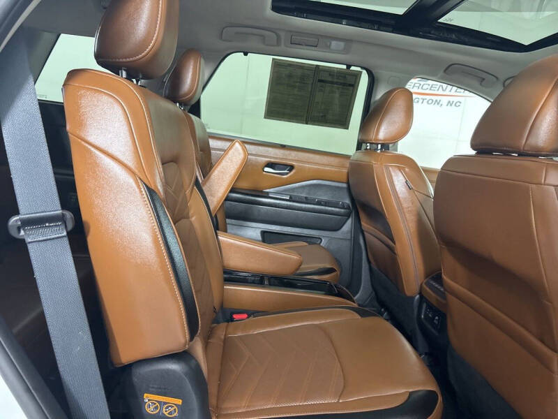 2024 Nissan Pathfinder Platinum