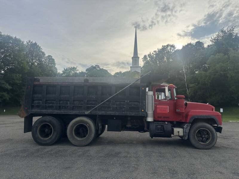 2002 Mack glider