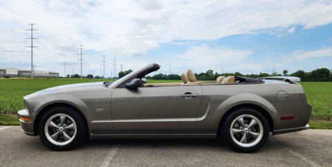 2005 Ford Mustang GT Deluxe