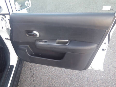 2010 Nissan Versa 1.8 S