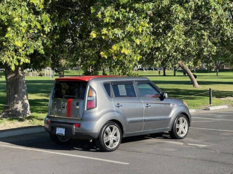 2011 Kia Soul +