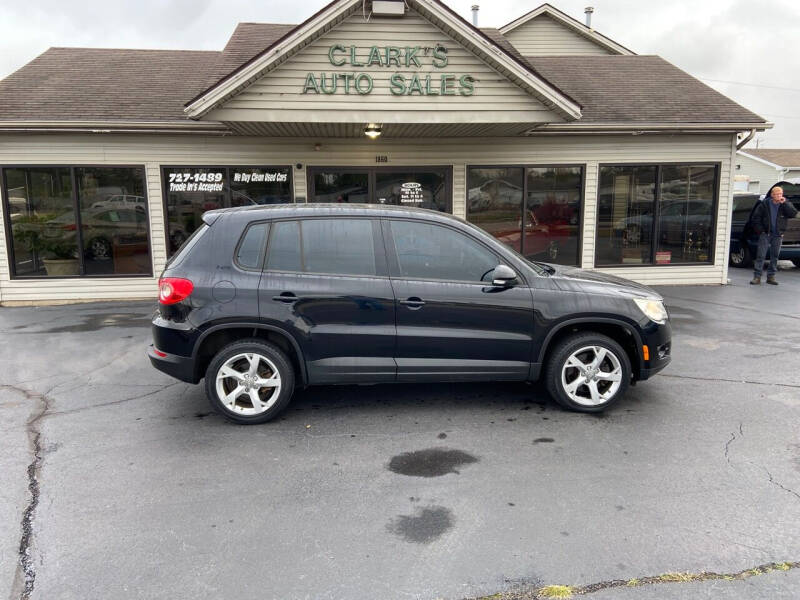 2010 Volkswagen Tiguan for sale at Clarks Auto Sales in Middletown OH