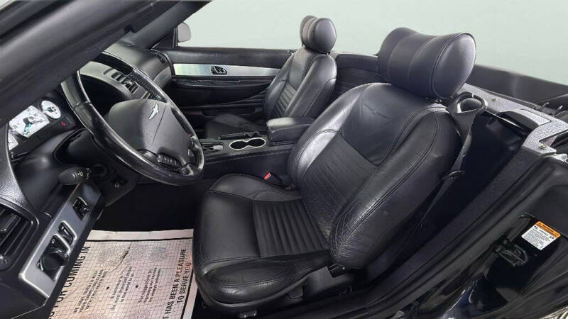 2003 Ford Thunderbird