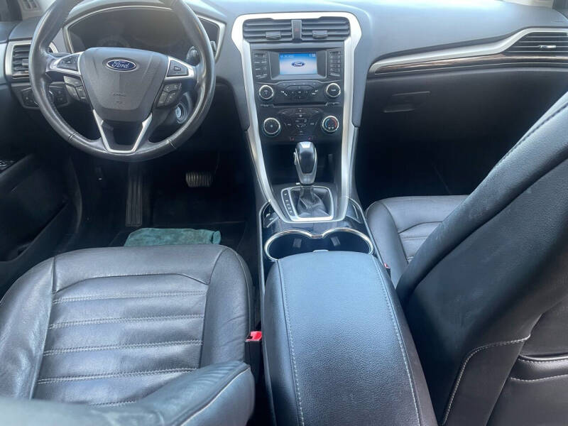 2014 Ford Fusion SE