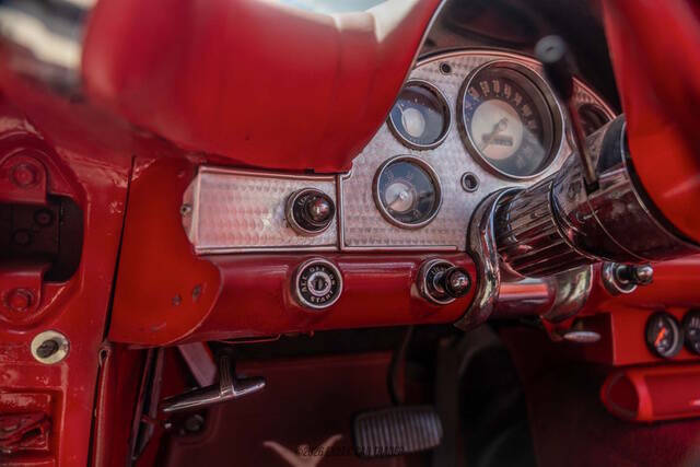1957 Ford Thunderbird