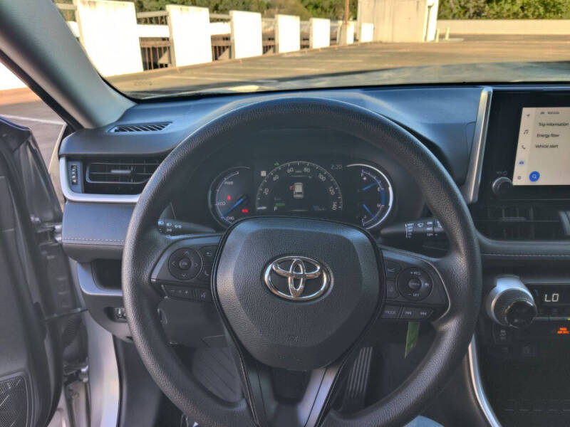 2023 Toyota RAV4 Hybrid LE