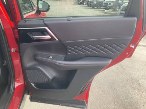 2025 Mitsubishi Outlander PHEV SEL