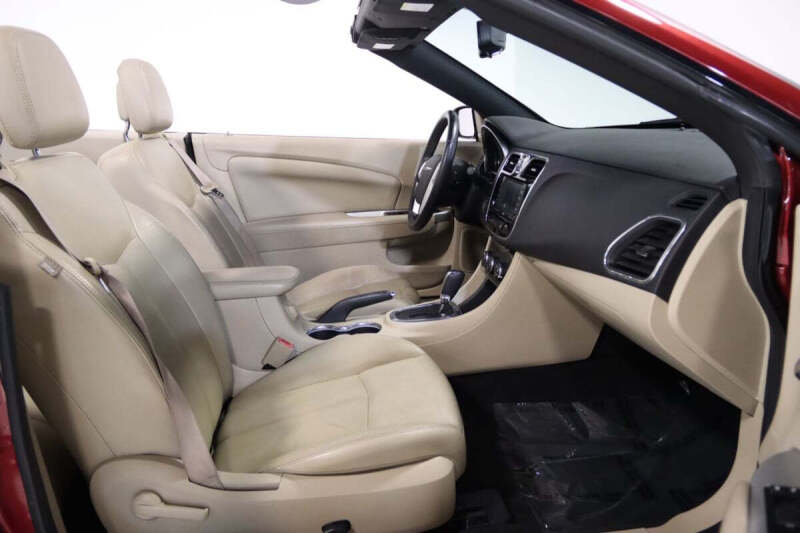 2013 Chrysler 200 Limited