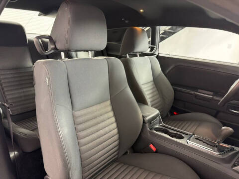 2013 Dodge Challenger SXT
