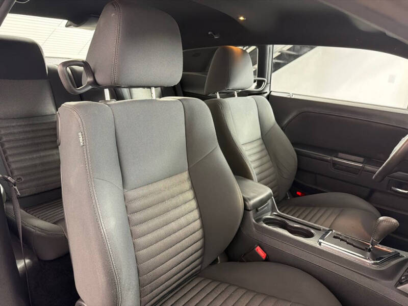 2013 Dodge Challenger SXT