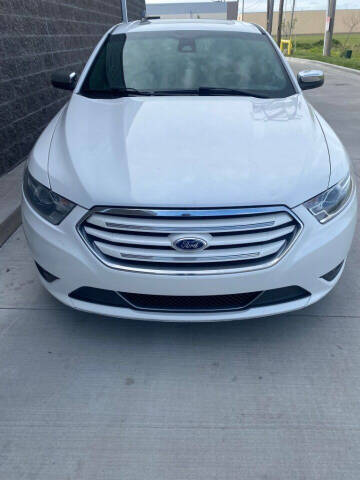 2015 Ford Taurus for sale at Carsland KC in Kansas City MO