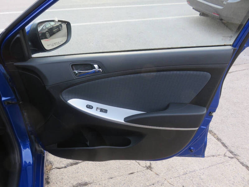 2014 Hyundai Accent SE