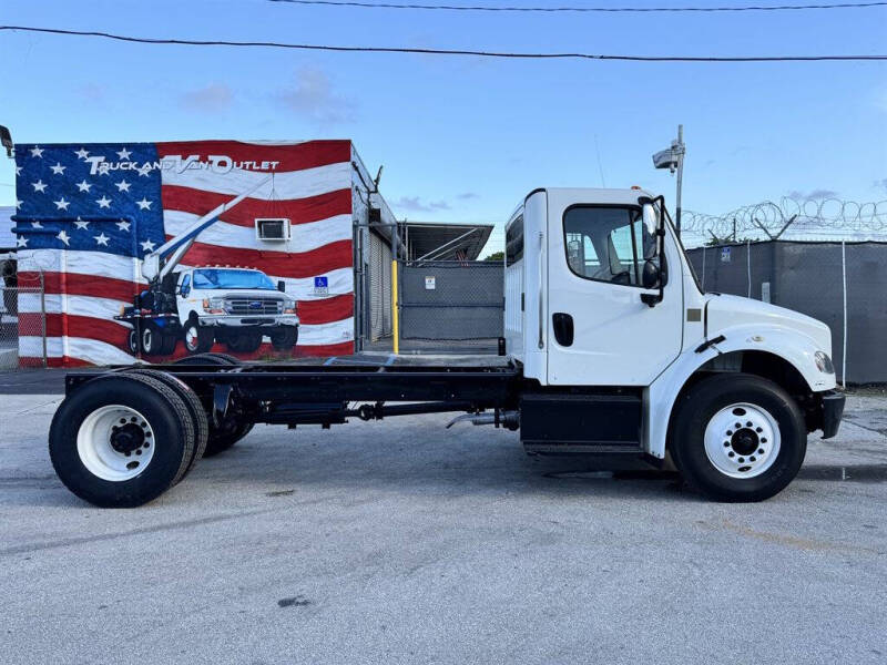 2018 Freightliner M2 106