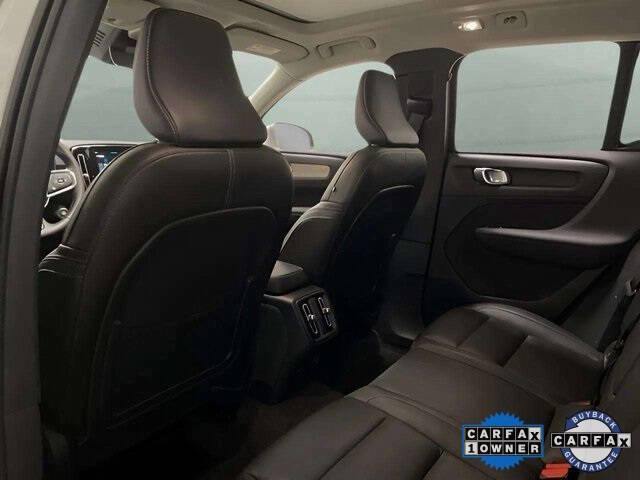 2025 Volvo XC40 B5 Plus Bright Theme