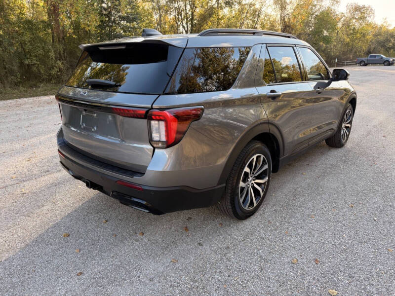 2025 Ford Explorer ST-Line