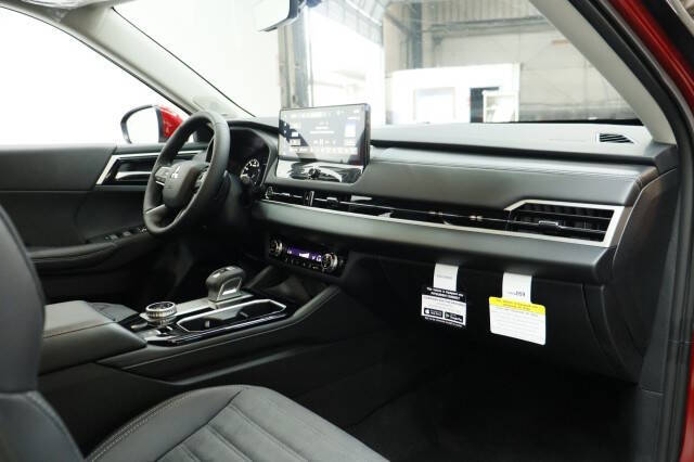 2026 Mitsubishi Outlander SE